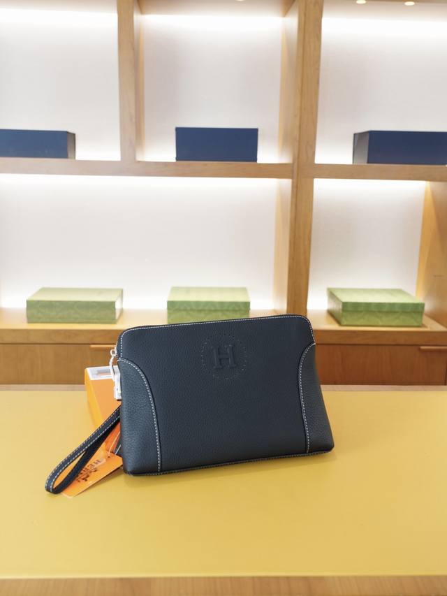 Hermes 爱马仕 官网同步 高版本 手拿包 全球轰抢单品 原单牛皮制作 质感超好 日常出门经典百搭 一眼万年的款式 非市面普通货 贸易公司订单货 配礼品盒包