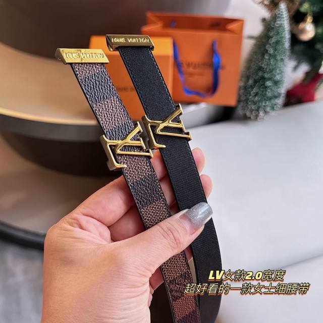 Lv2.0Cm专柜同款女士腰带 经典咖啡格子花纹帆布料搭配柔软小牛皮 真空电镀精品腰带头 搭配Lv标志性字母扣 时尚百搭款 女神款