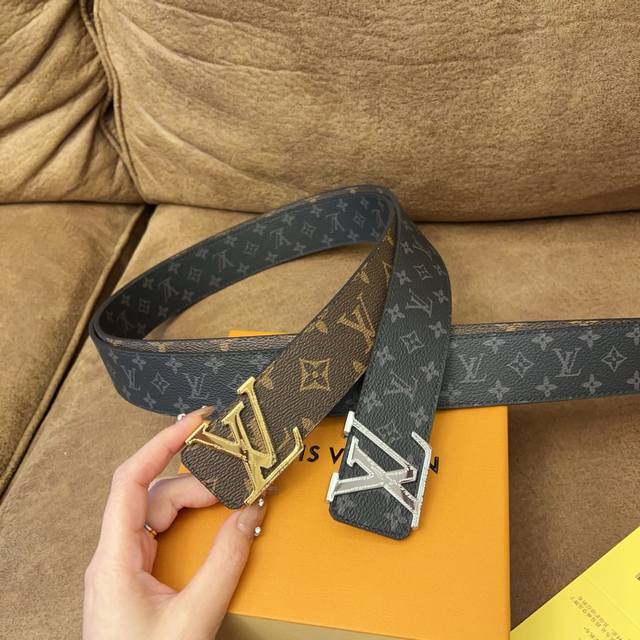 爆款ＬＶ宽度：3.8Cm新款带身Pvc双面搭配 牛皮搭配新款精致钢扣，时尚百搭，追求高端 双面可用原版的品质，品味的体现，休闲高大上！ Iphone实物实拍，