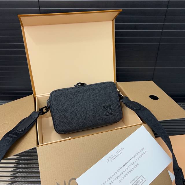 Louisvuitton 路易威登 Lv 牛皮版Alpha Wearable 手袋 卡夹 相机包 Mini斜挎包 单肩包 经典百搭 实物拍摄 配送防尘袋 礼盒