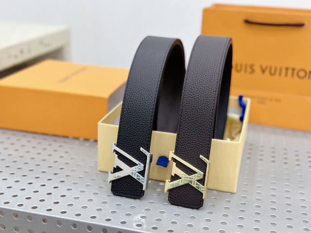 路易威登Louis Vuitton 法国 专柜品质 官网同步 宽度3.8Cm 精美钢扣头 原版意大利双面进口小牛皮原版花纹 双面可用 黑色 咖啡 双色 手感极佳