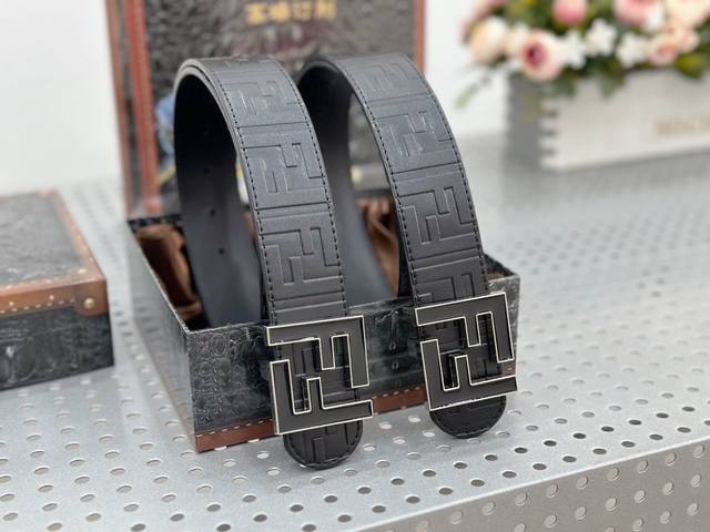 芬迪Fendi原版品质，标志造型宽皮带，双面可用 百搭款式，品质保证