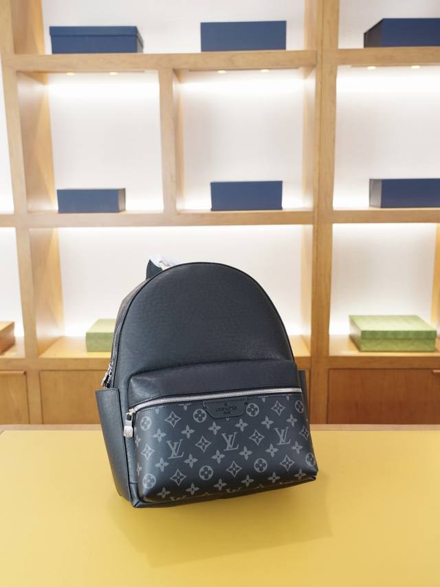 路易威登 官网同步 高版本 原厂双肩背包 不要错过 全原单布料制作 品质极好 超大容量 非市面普通货 来自贸易公司的狠货.. 强调一下 原厂 一直是抢爆的款式