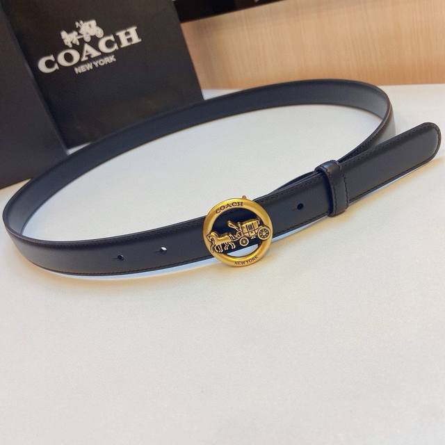 蔻驰Coach 头层小牛皮搭配精品马拉车五金扣，优雅而实用，宽度：2.5Cm