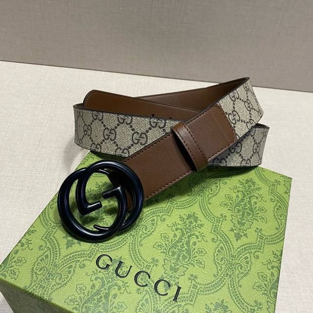 听说最近古驰皮带的风很大 这不就来了吗 不管是Pvc还是牛皮材质都是非常的简约大气上档次 每一款都不容错过！宽度38Mm