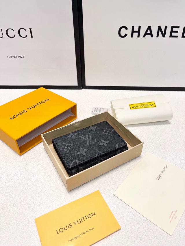 颜色 黑花 老花尺寸 9X5卡包 超级自留。两用卡包钱包特别实用