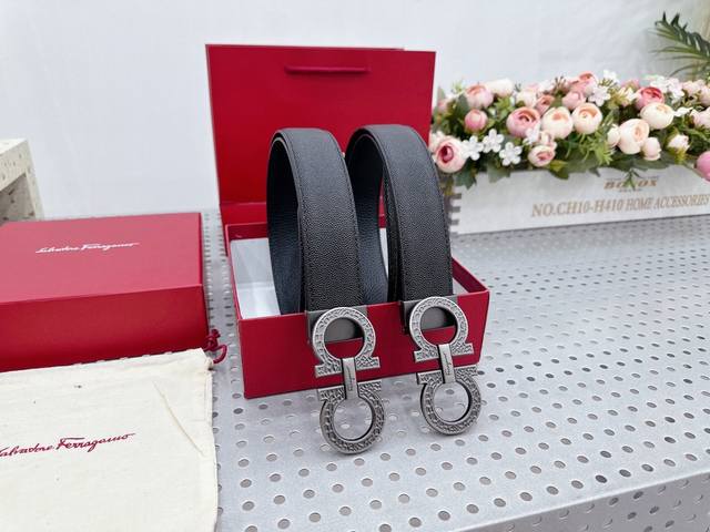 如果不知道送男朋友 送客户 送老公 哪款皮带，选菲拉格慕绝对错不了啦！配正装，多了一份内涵，低调中带着稳。配休闲牛仔裤，多一份阳光帅气，任何年龄都百搭，性价比超