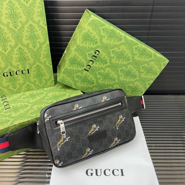 Gucci 古奇 Gg印花腰包 斜挎胸包 男女通用 实物拍摄 原厂原版面料 配送礼盒 24 X 15 Cm。