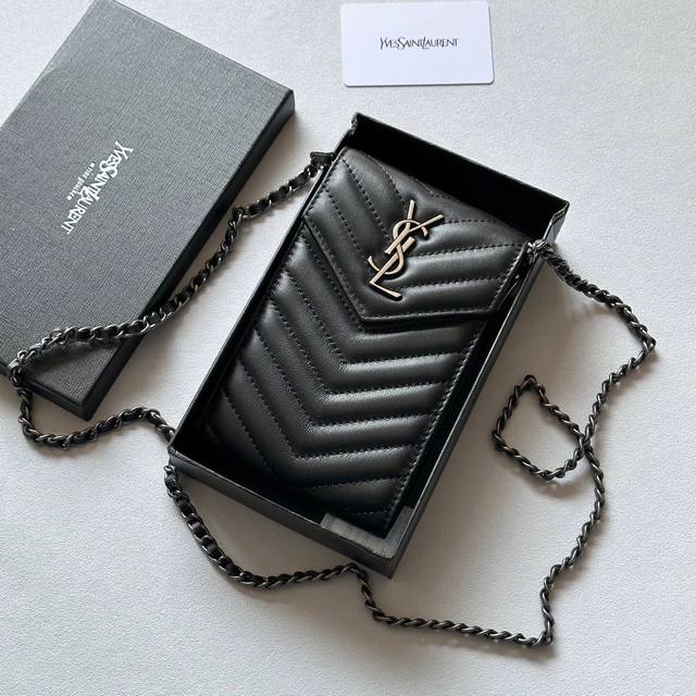 颜色 黑色尺寸 18X11圣罗兰多功能手机包 可肩背专柜品质羊皮绣花 海外订制五金 做工油边精湛