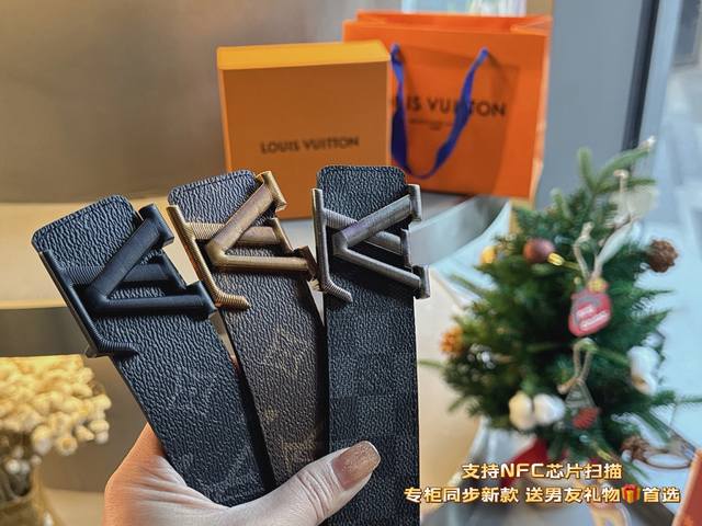 支持Nfc芯片扫描爆款Lv宽度：3.8Cm 满足各种搭配 搭配专柜最新款设计扣头，设计感十足。时尚百搭，追求高端 原版的品质，品味的体现，休闲高大上！ Ipho