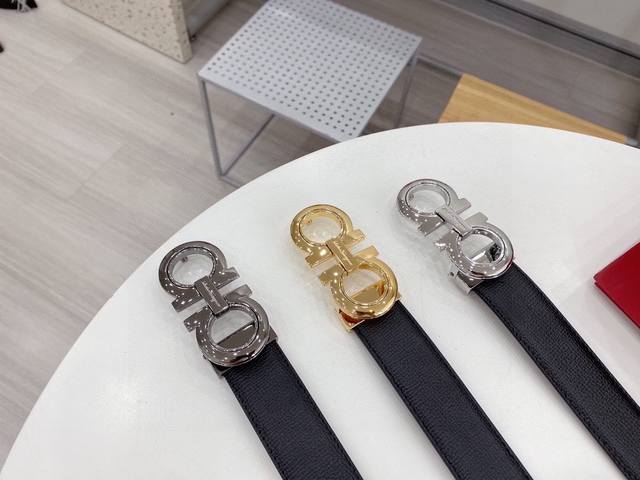 Salvatore Ferragamo菲拉格慕男士3.5Cm经典金属夹扣,进口头层牛皮均可外用,不管你是时尚达人,还是职场精英,都完全可以轻松驾驭。绝对是提升品 Salvatore Ferragamo菲拉格慕男士3.5Cm经典金属夹扣,进口头层牛皮均可外用,不管你是时尚达人,还是职场精英,都完全可以轻松驾驭。绝对是提升品