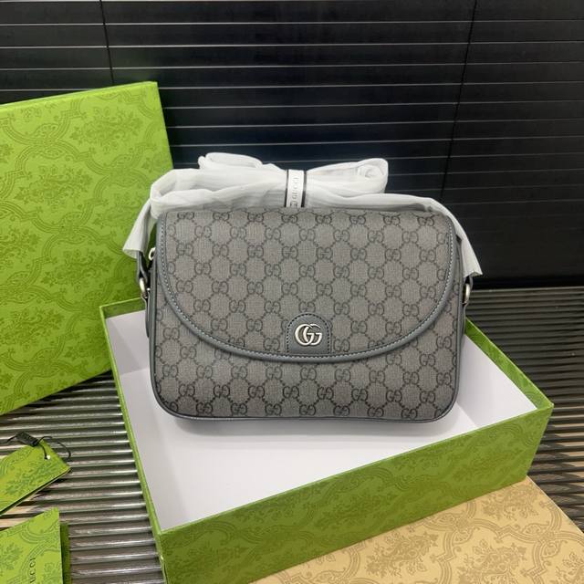 Gucci 古奇 Gg Ophidia 邮差包 翻盖单肩包 经典百搭 实物拍摄 原厂原版面料 配送防尘袋礼盒 26 X 20 Cm。