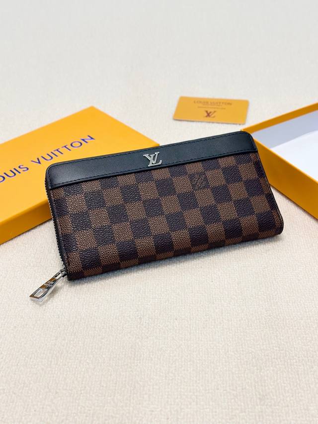 颜色 咖格尺寸 21X11Lv新款男士手包原版头层牛皮，一流手感媲美专柜正品，看细节多卡位大容量，现货供应