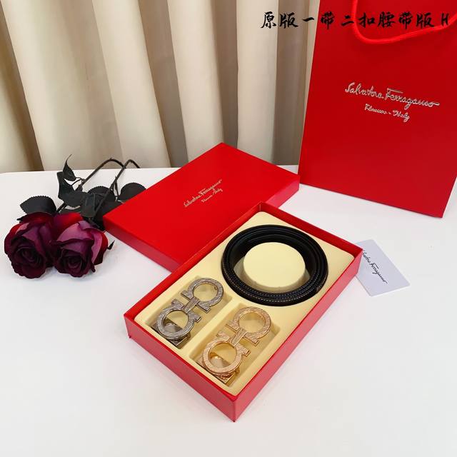 1带1扣 1带2扣 菲拉F家 双扣版 1带2扣 正版开模 此款腰带双面采用原厂牛皮带身，精密电镀标志性五金搭扣 对版专柜。3.5Cm 如需木盒40