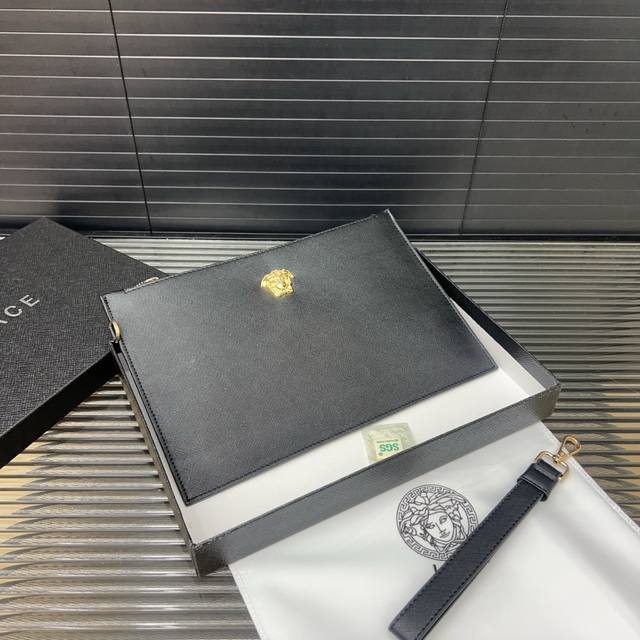 Versace 范思哲 牛皮手拿包 卡包钱包多功能男包 实物拍摄 原厂原版面料 无盒 28 X 18 Cm。