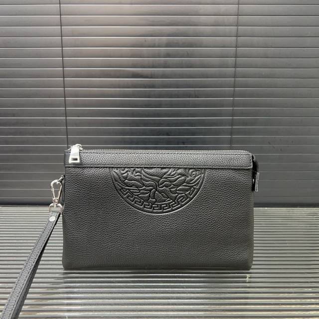 Versace 范思哲 压花牛皮手拿包 卡包钱包多功能男包 实物拍摄 原厂原版面料 无盒 27 X 18 Cm。