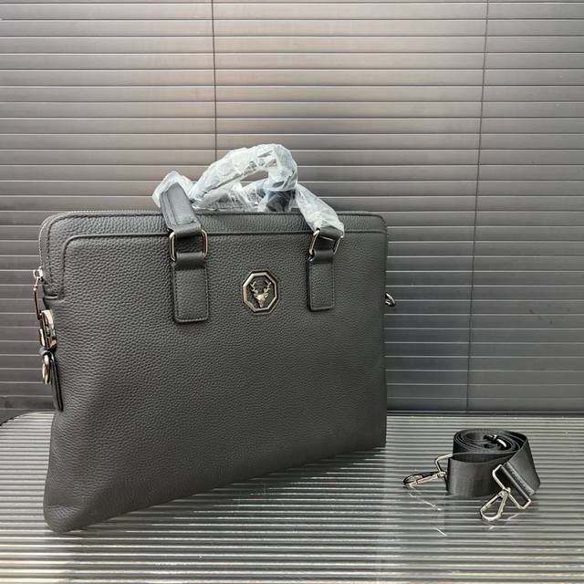 原创密码锁牛皮公文包 男包 电脑包 手提包 经典百搭 实物拍摄 高端品质 配送防尘袋 28 X 38 Cm。