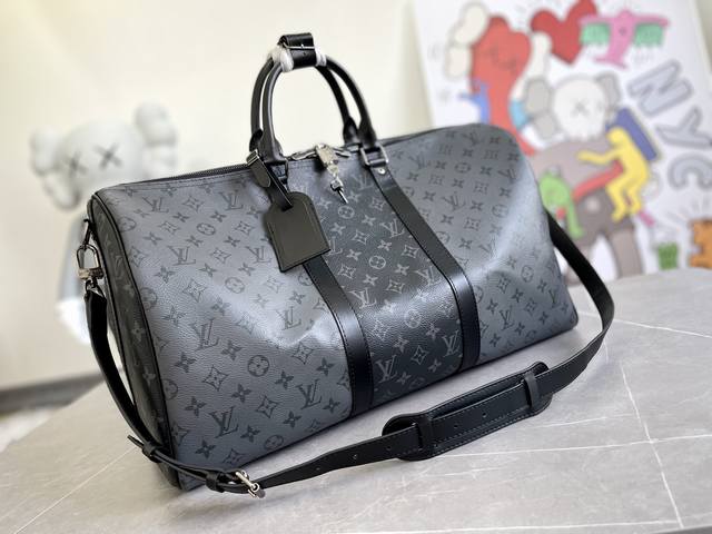 顶级原单 M45392 Keepall 50旅行袋 配肩带 此款与日本设计师藤原浩合作设计的Keepall 旅行袋融汇品牌传统元素 Monogram花纹 与充满 顶级原单 M45392 Keepall 50旅行袋 配肩带 此款与日本设计师藤原浩合作设计的Keepall 旅行袋融汇品牌传统元素 Monogram花纹 与充满