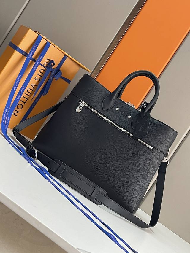 顶级原单复刻M55732Cabas Business 公文包取材 Taurillon 皮革与金属件，正面拉链外袋实现便捷取放，拉链内袋可收纳笔记本电脑和文件。巧