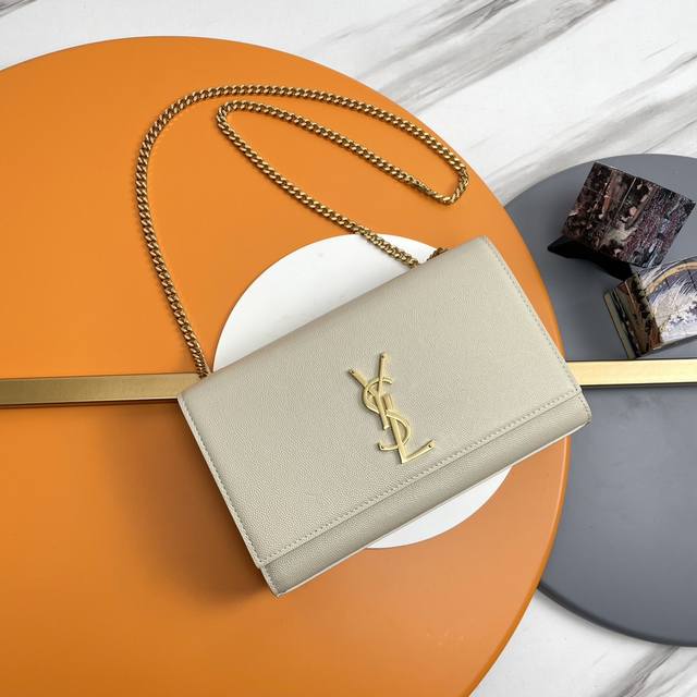 24# 原单 鱼子酱 金扣 如果一个女孩儿想入手一款包，又经典又实用好搭，最好还有几分酷劲儿，比较有年轻感，那她绝对要选择Y家经典的Logo包包！像这只Mono