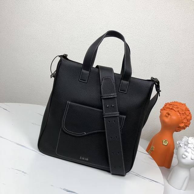 市场最高版本,欢迎对比 Saddle肩带大手提包 黑色颗粒小牛皮 商品号:1Adsh175Ykk_H00N 是优雅而紧凑的轮廓的鸟大手提包。由黑色颗粒小牛皮制成 市场最高版本,欢迎对比 Saddle肩带大手提包 黑色颗粒小牛皮 商品号:1Adsh175Ykk_H00N 是优雅而紧凑的轮廓的鸟大手提包。由黑色颗粒小牛皮制成