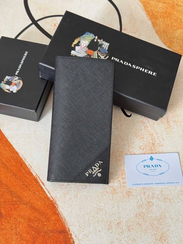 经典款西装夹 钱包经典之作、简单时尚、Zp开发，型号1M2Mv836# ，颜色：蓝色 Blue如图 实拍 内码224代工码 意大利顶级原单十字纹牛皮质感极好，进