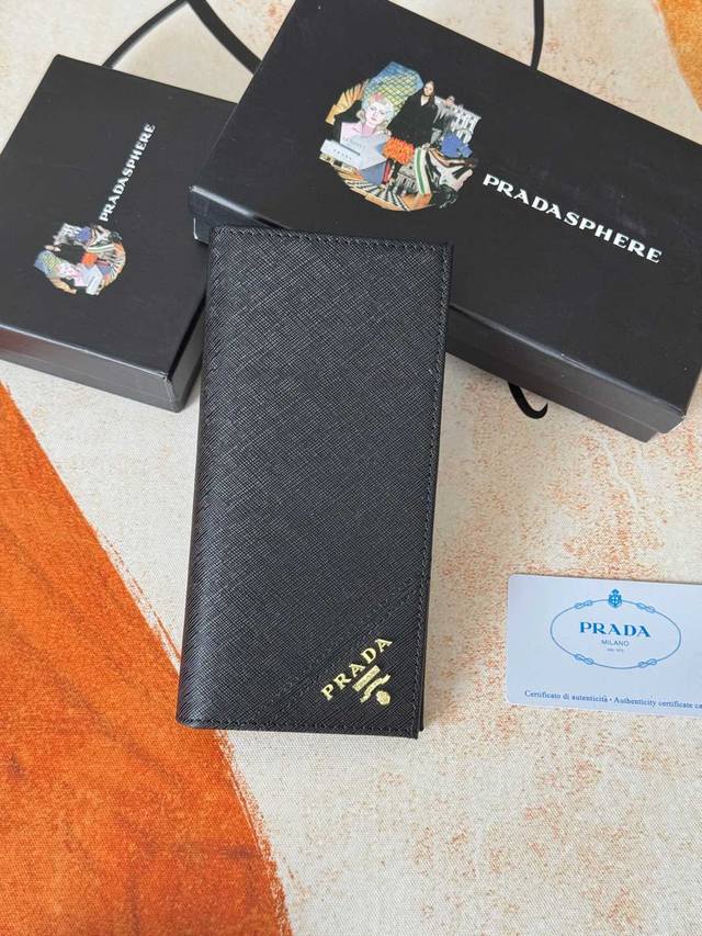 经典款西装夹 钱包经典之作、简单时尚、Zp开发，型号1M2Mv836# ，颜色：蓝色 Blue如图 实拍 内码224代工码 意大利顶级原单十字纹牛皮质感极好，进