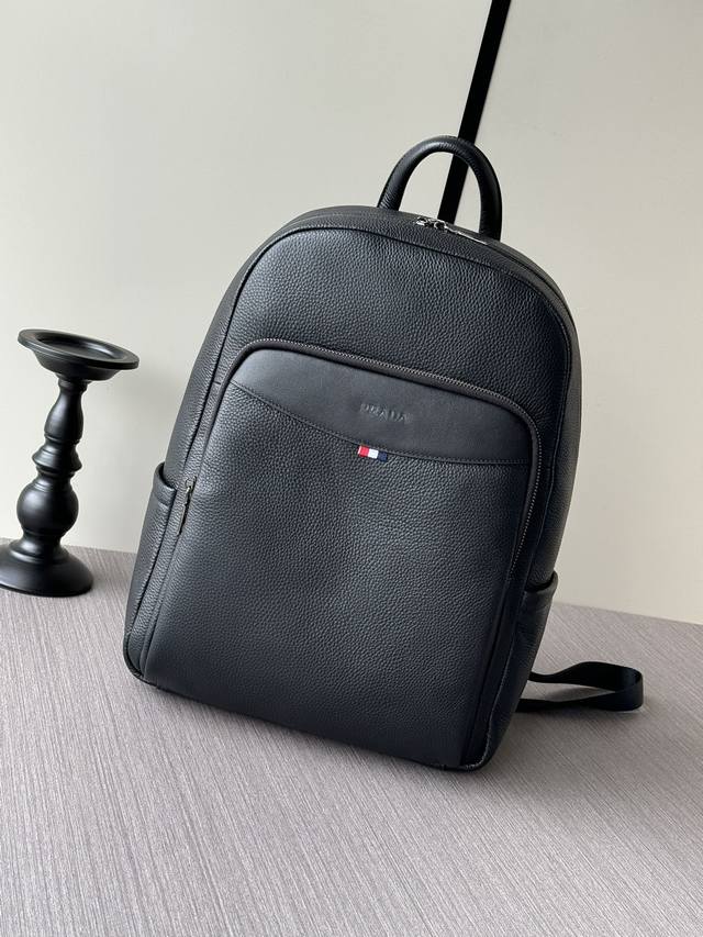 顶级专柜老鼠高端狠货 最新火爆款普拉达手提双肩背包大量出货啦,叫嚣专柜货顶级原单货纸上谈兵吹牛皮的咱不会,请让狠货说话。款式可以复制抄袭,材料做工骗不了懂的人。 顶级专柜老鼠高端狠货 最新火爆款普拉达手提双肩背包大量出货啦,叫嚣专柜货顶级原单货纸上谈兵吹牛皮的咱不会,请让狠货说话。款式可以复制抄袭,材料做工骗不了懂的人。