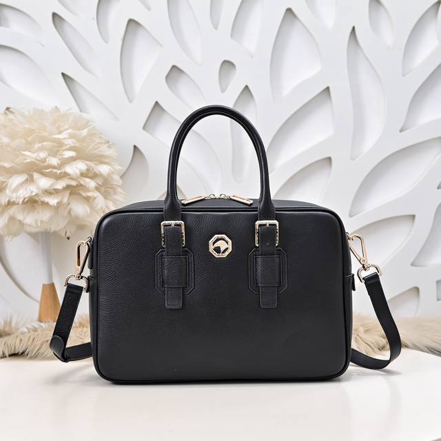 Stefano Ricci-史蒂芬 专柜最新款男士公文包采用进口小牛皮制作 皮质柔软 手感超赞 高贵五金 时尚鹰头金标 质量看得见 高档大气上档次 休闲百搭尺寸