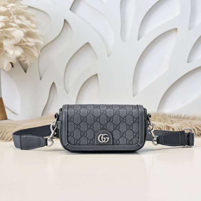 Gucci-古奇最新款男士迷你斜挎包 单肩包采用进口小牛皮 皮质柔软 手感超赞 做工精致 高贵五金 细节完美 时尚休闲百搭 质量与质感都能衬托出你独特的品味尺寸