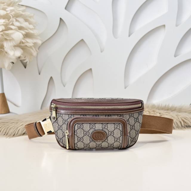 Gucci-古奇最新款男士腰包 胸包采用进口小牛皮 皮质柔软 手感超赞 做工精致 高贵五金 细节完美 时尚休闲百搭 质量与质感都能衬托出你独特的品味尺寸：22.