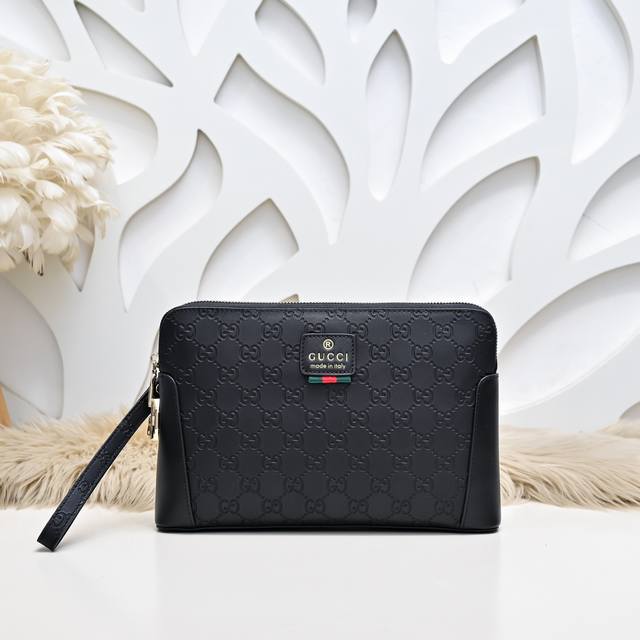 Gucci-古奇最新款男士手包采用进口小牛皮 皮质柔软 手感超赞 做工精致 高贵五金 细节完美 时尚休闲百搭 质量与质感都能衬托出你独特的品味尺寸：28.18.