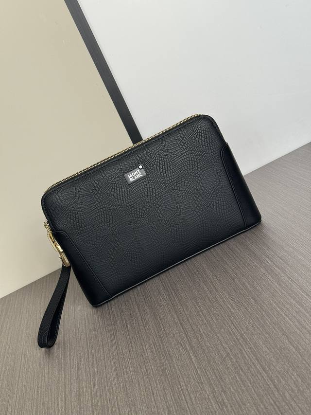 顶级专柜老鼠高端狠货 最新火爆款万宝龙双拉链密码锁进口头层牛皮手拿包火爆款大量出货啦,叫嚣专柜货顶级原单货纸上谈兵吹牛皮的咱不会，请让狠货说话。款式可以复制抄袭