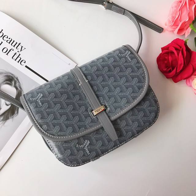 G0Yard 戈雅 成立于1853年，已超过150年的历史，新款单肩斜挎马鞍包，品牌专用加厚棉布原版皮，原版五金，尺寸20*16.5*7