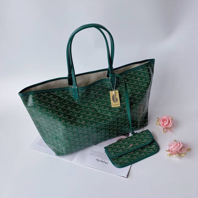 Goyar 戈雅 购物袋大号 Goyard手绘花纹有自己的特色，不管是亮眼的鲜艳色，还是低调的深色系，拿起来都很显质感。购物袋简单大方，时尚 百搭原版皮，原版五