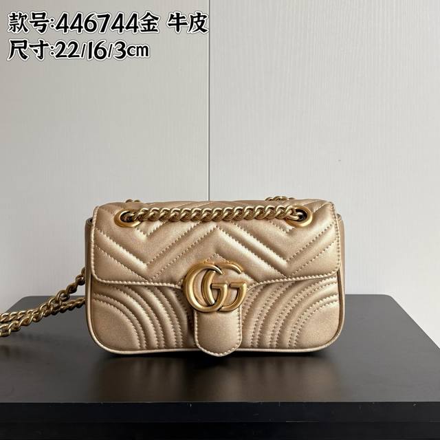 升级版实拍# 款号：446744 尺寸：22-6-13Cm Gg Marmont 小号 小号较小可爱 空间容量特能装 年度使用频率最高的当然是非G家这个Marm