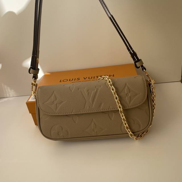 工厂P价 动态变码芯片 顶级原单加强版 M81911压花杏 M82210米白 M82154黑色 M82211灰色Wallet On Chain Ivy 手袋于