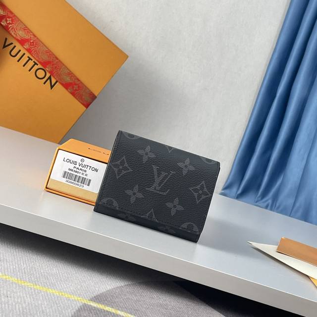 海外原单M63801黑花独家实拍！以经典Monogram涂层帆布制作，这款Enveloppe Carte De Visite名片夹让您可以精致地把名片或信用卡随