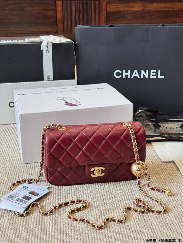 小羊皮 配洗漱袋 Chanel 小羊皮香奶奶 金球方胖子 New Arrival” 最美金球方胖子人间香奈儿 白富美小姐姐必备款 ■单独夸最让人挪不开眼 就是小