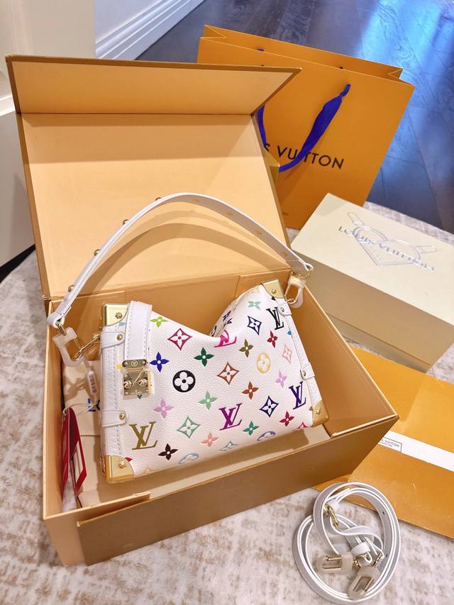 折叠礼盒官网飞机盒 Lv小箱子 谷爱凌同款 25春夏秀款 可手提 可斜挎 宽肩带不要太好看！ 尺寸：23 16