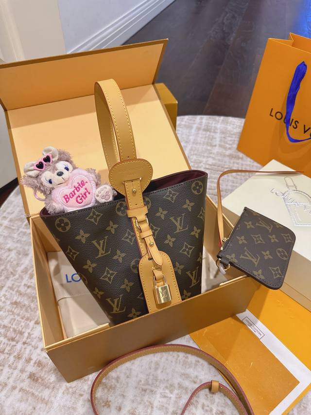 送挂件玩偶 折叠礼盒官网飞机盒 Lv X Tm 系列!All In Bb 手袋 “L新晋包王”、“小包届 小个子天菜”、“联名界白月光”、“稳坐大爆系列”、“一 送挂件玩偶 折叠礼盒官网飞机盒 Lv X Tm 系列!All In Bb 手袋 “L新晋包王”、“小包届 小个子天菜”、“联名界白月光”、“稳坐大爆系列”、“一