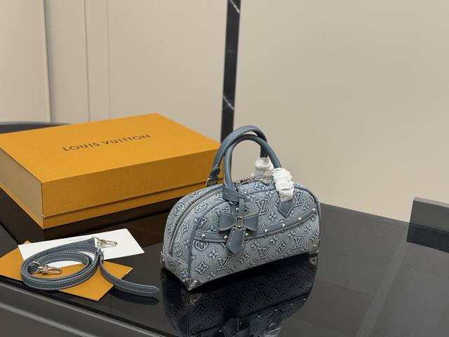 全套包装 尺寸：27*14Cm Lv Keepall 枕头包 真的是小可爱！ 贼适合的Keepall2牛仔蓝色！ 男盆友的战包 搜索 Lv Keepall25