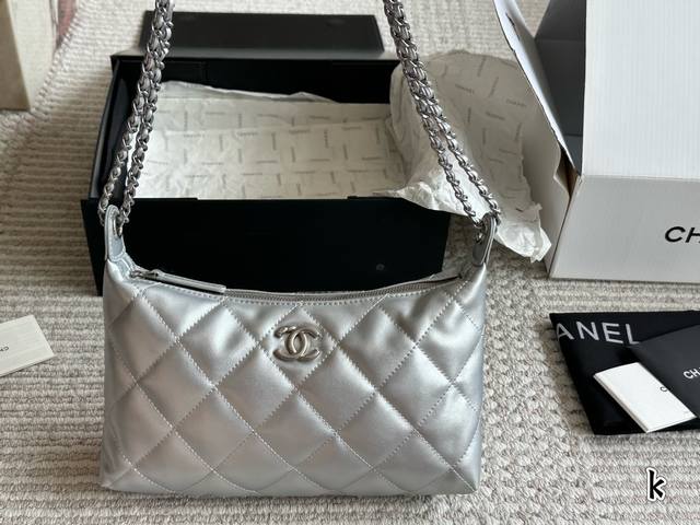 全网醉新的一只香奈儿25S香奈儿25S新款来袭这只Chanel 全堪称完美 它既能手提，又能斜挎、单肩，多种背法超实用，妥妥专柜刚出炉的标准全品相。25 15C