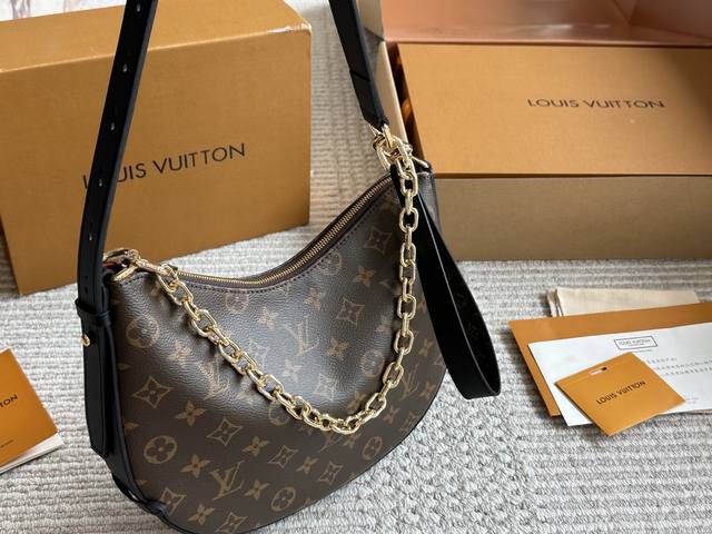 配盒 Size：27*19Cm L家 好看的包 Cookie Bb手袋 超多种背法造型感十足~实物很轻哦