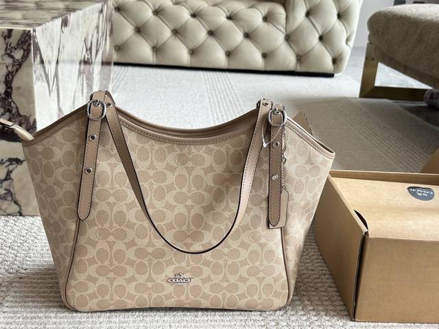 配盒 Size：34*20Cm C家 托特包 经典Logo购物袋Tote包 一年四季都可以用！ 搜索Coach 购物袋