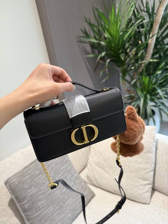 Labubu挂件P70 1：1版盲盒随机颜色不退换 今日推荐:祖国包Dior Miss Montaigne迷你链条手袋蓝色Oblique印花面料 图1:产品详情