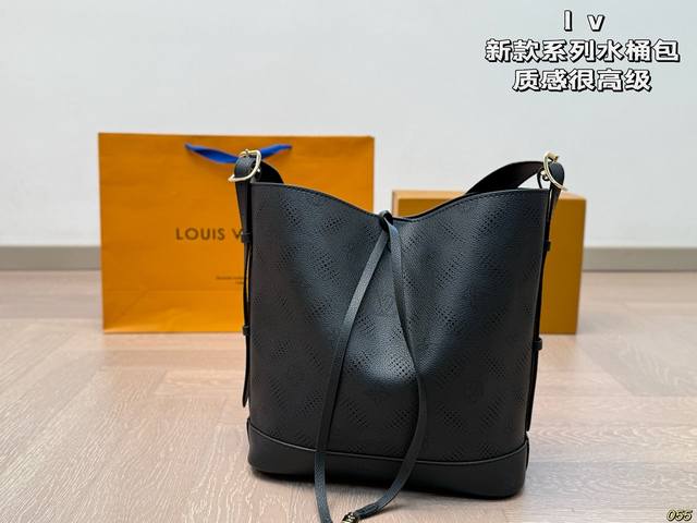 Lv水桶包质感很高级 日常出街背它回头率百分百 就是这种随性慵懒感 尺寸26 27