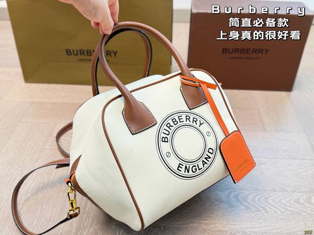 Burberry 巴宝莉手提包 简直必备款 上身真的很好看 经典气质款 日常出行 容量很大 尺寸22 19