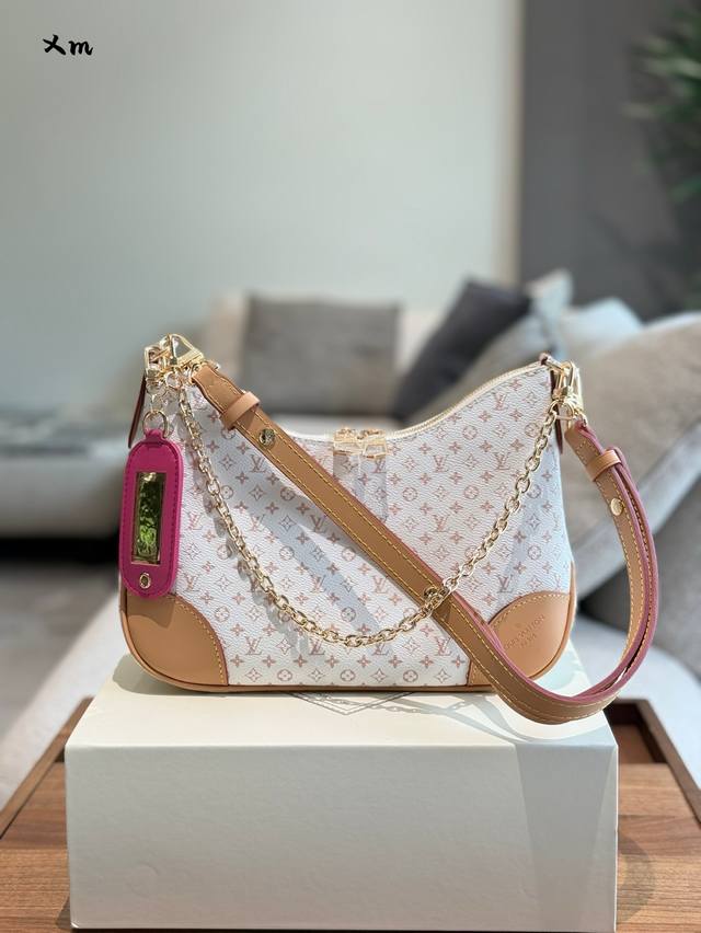 配挂件 Lv牛角包新款印花28Cm盒子包装