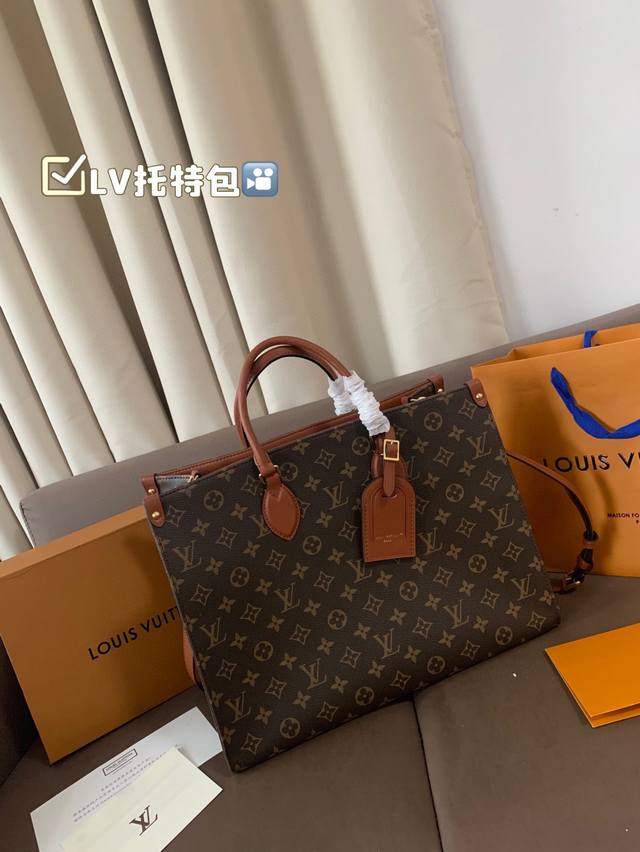 配飞机盒折叠盒子 Lv托特线条简约，利落，包包上身大气，容量也是巨大，托特包都是无底洞～尺寸37 29